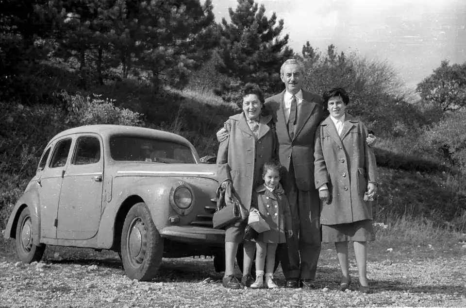 Family snapshot · 1960