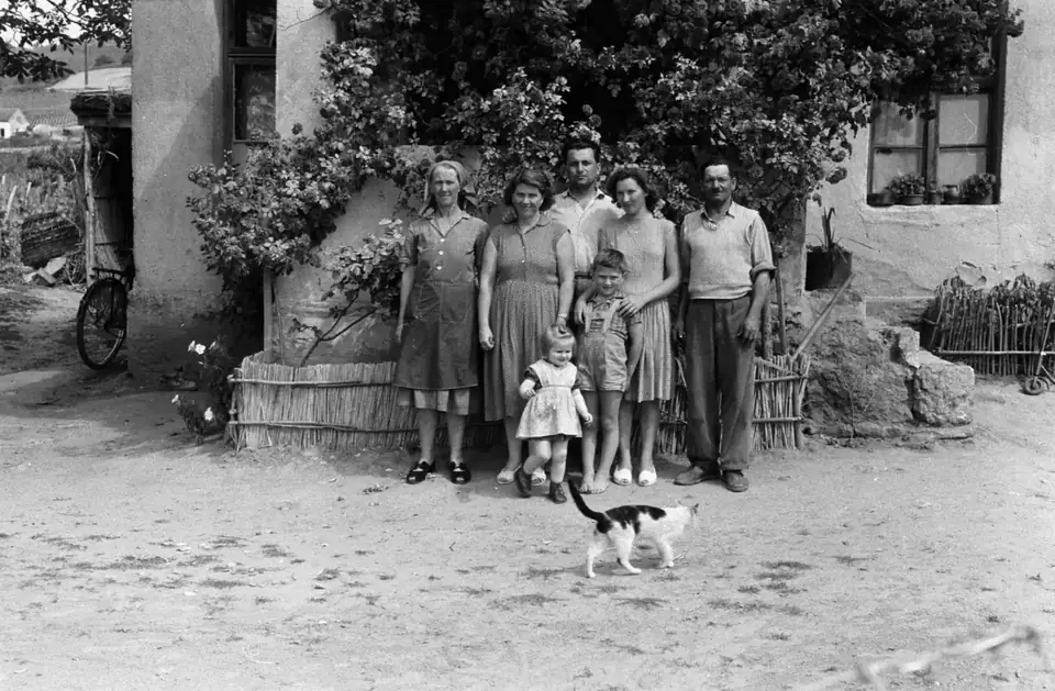 Family snapshot · 1954