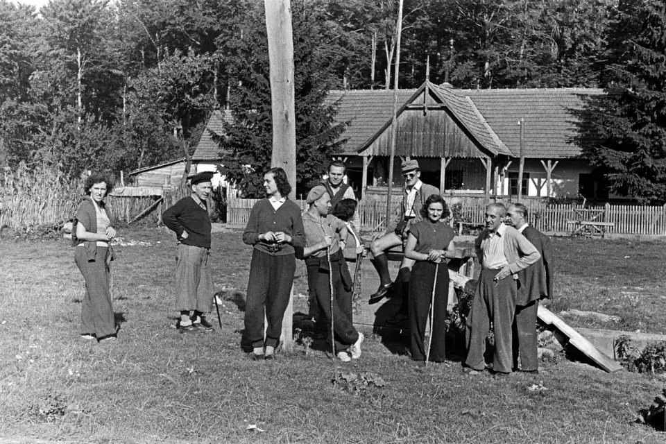 An outing · 1955